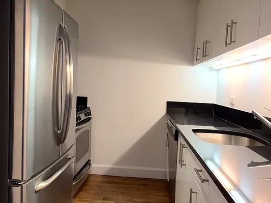 Rented by Waterton Residential New York | media 23