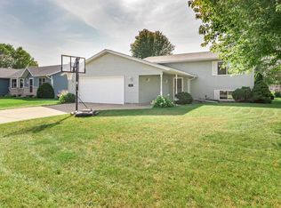 2806 S Pleasant Dr, Holmen, WI 54636