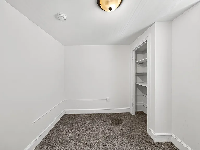 223 N New St — Photo 34