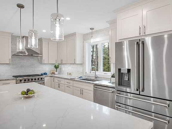 4th image of 23 Pomfret Rd