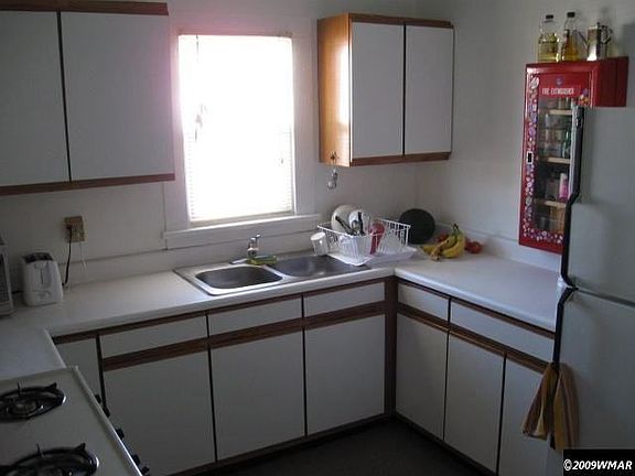 2nd image of 410 N 2nd Ave