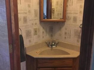 9 Glenwood Townhouse Rd, Round Top, NY 12473