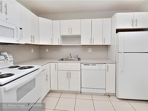 2nd image of 760 SE 2nd Ave APT D115