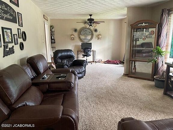 4th image of 1007 Leslie Blvd