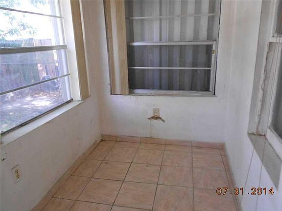 3rd image of 636 NW 10th Te