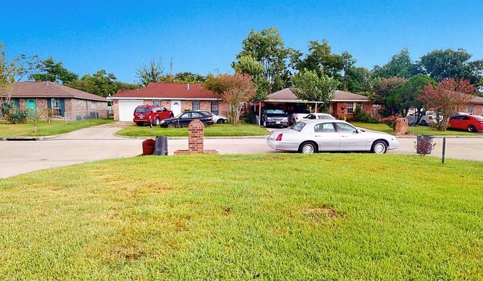1st image of 16918 Blairwood Dr