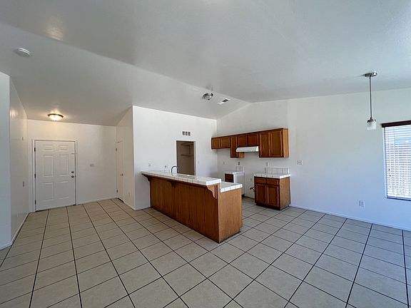 5th image of 1408 Interlaken Dr
