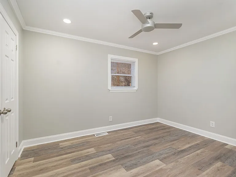 300 Holly Cir — Photo 11