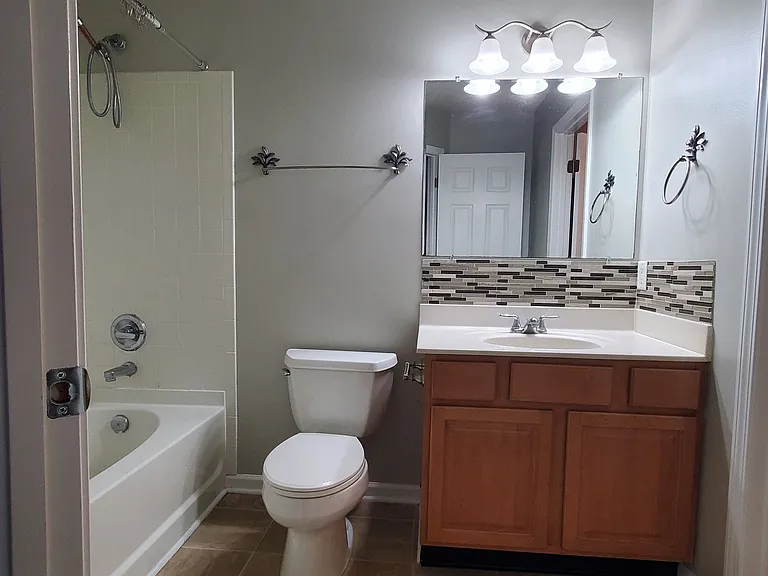 10450 Lookout Ln — Photo 8