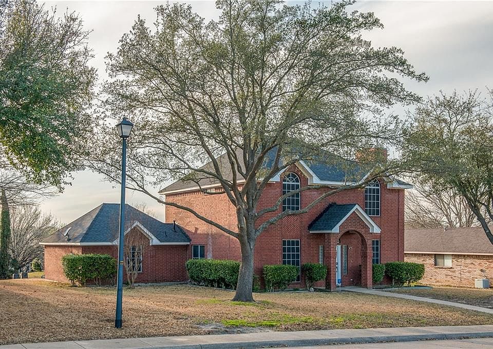 1st image of 609 Prestonwood Trl