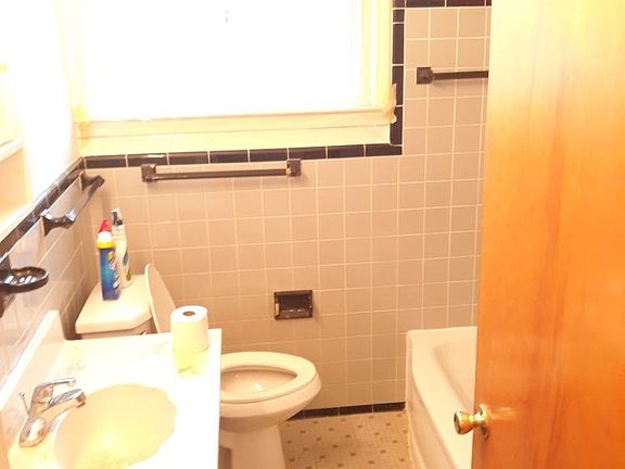 4th image of 8467 Nightingale St