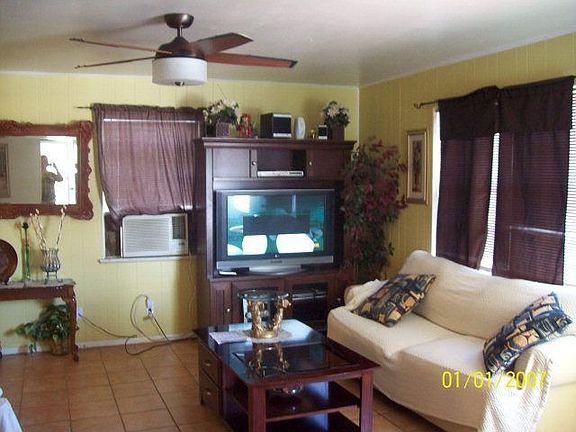 5th image of 920 W 30th St