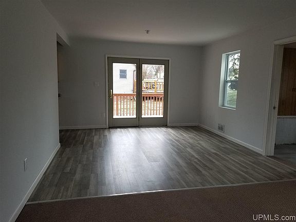 3rd image of 426 Jasper St