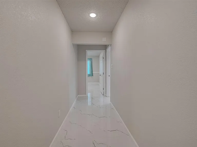 12055 Fairpoint Dr — Photo 24