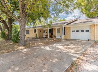 1602 W 5th St, Caldwell, TX 77836