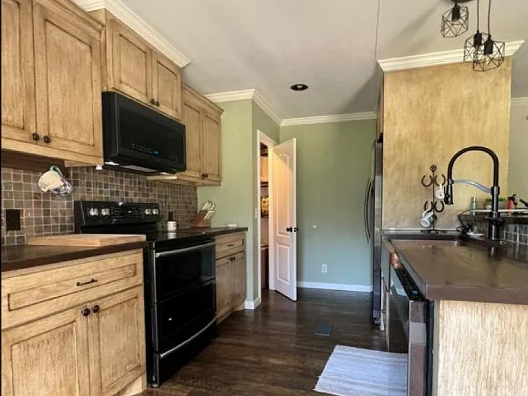 2133 County Road 676 — Photo 10