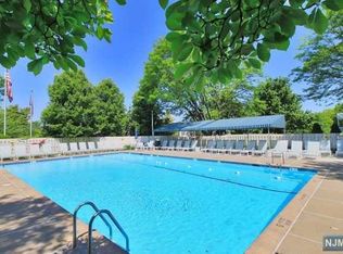 14 Gentry Dr #7, Englewood, NJ 07631