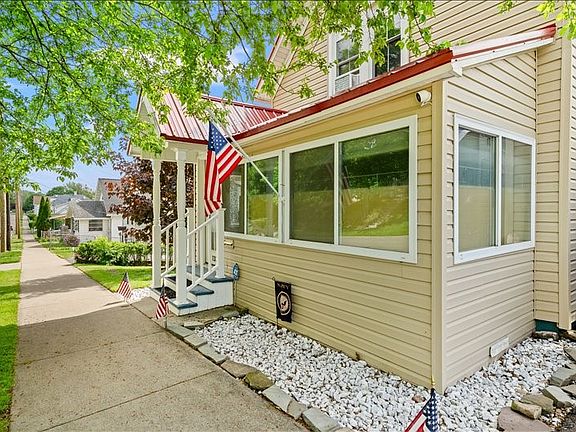 2nd image of 133 Gaylord St