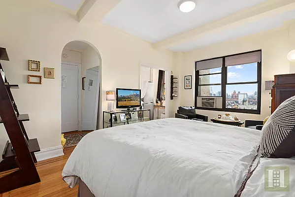 Rented by Halstead Real Estate | media 5