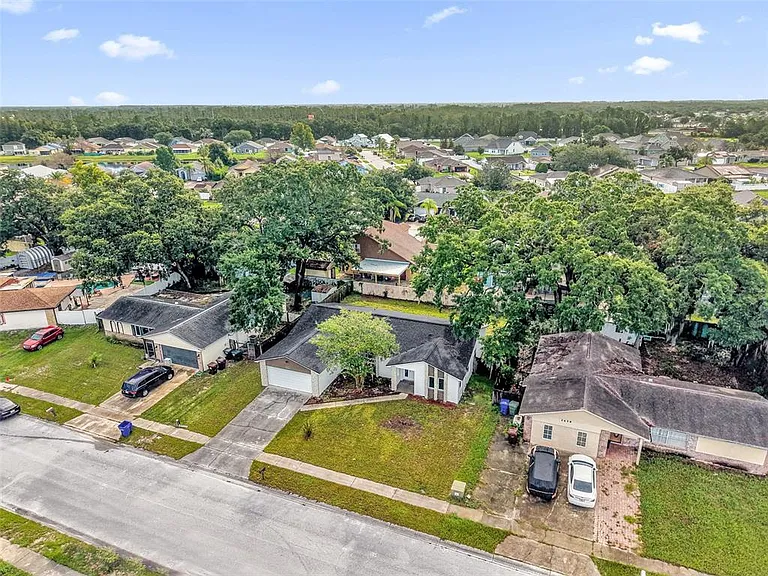 2433 Benjamin Dr — Photo 29