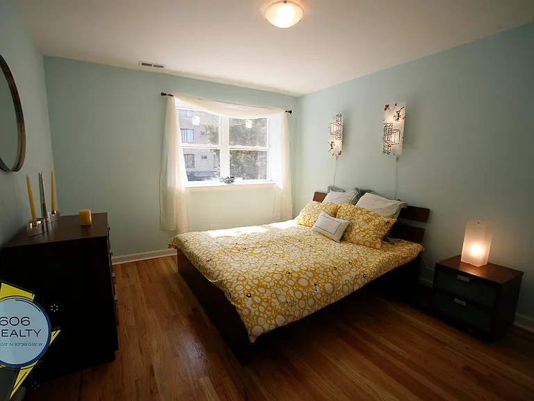 6954 N Greenview Ave — Photo 12