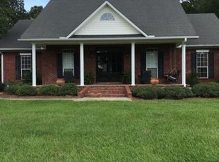 10061 Deer Creek Dr, Philadelphia, MS 39350