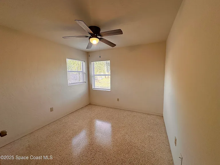 140 Niemira Ave — Photo 11