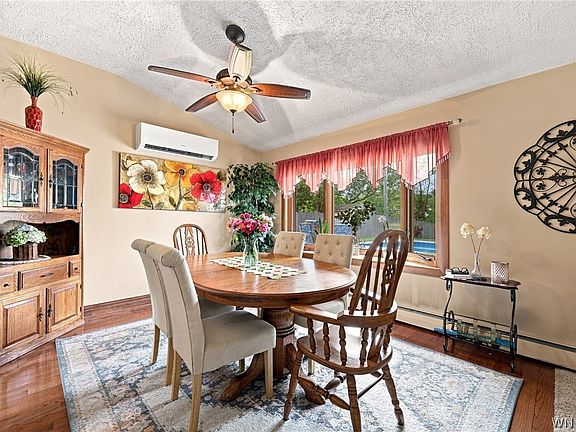 5th image of 438 Brookwood Dr