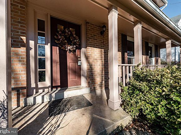 3rd image of 4013 Morningwood Dr