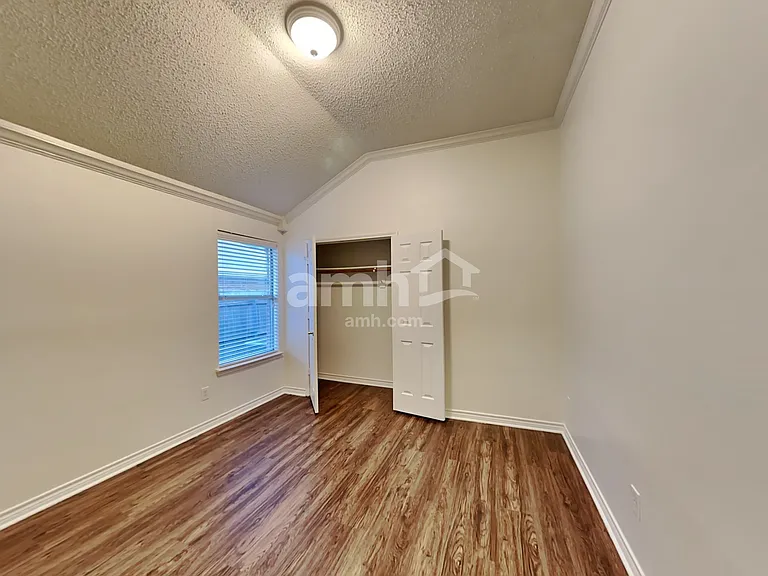 4709 Shadow Crest Dr — Photo 16