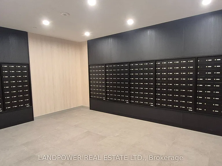 91 Montclair Ave #802 — Photo 14