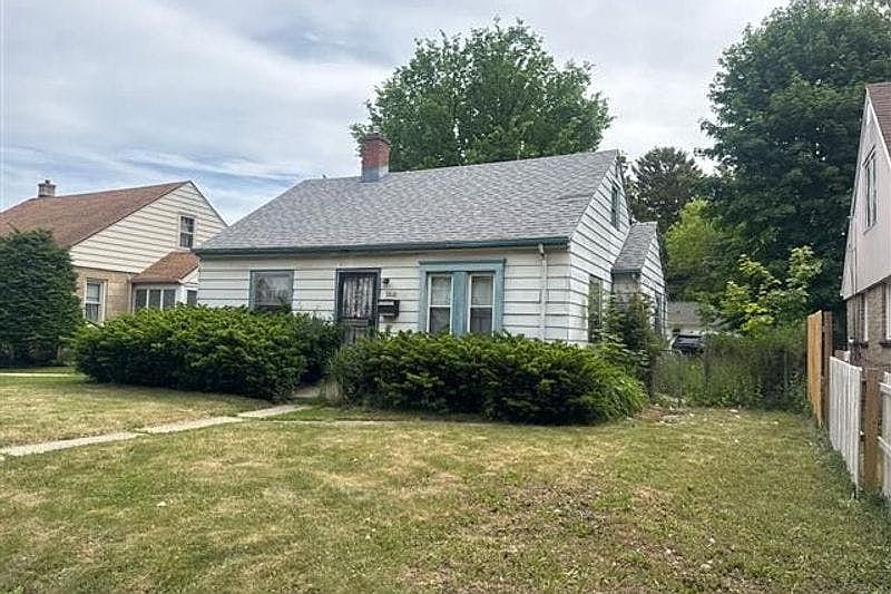 2nd image of 5016 N 26th St