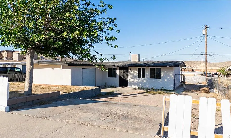 1417 Mesa Dr