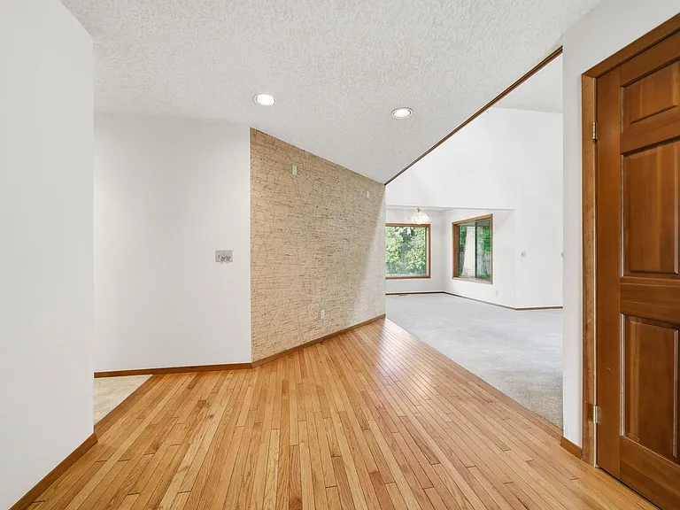 11306 SE 19th St — Photo 5