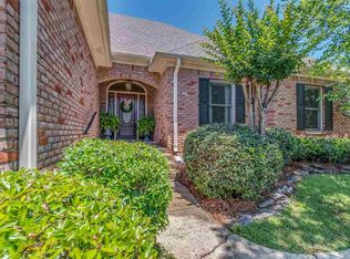 56 Autumn Hill Dr, Jackson, MS 39211
