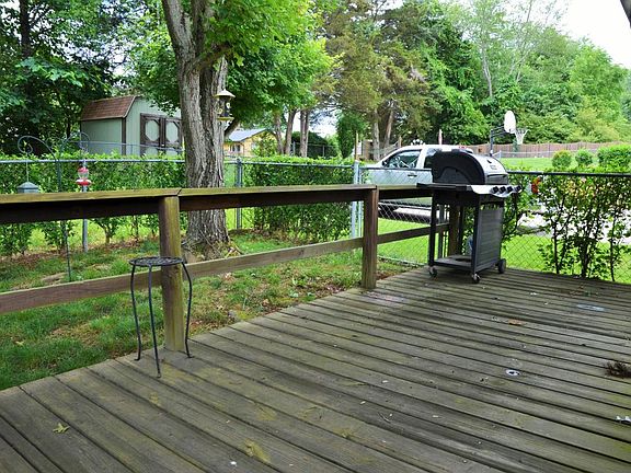 5th image of 1604 N Courtney Oak Ln