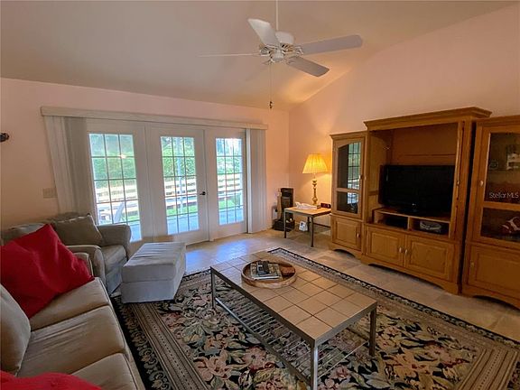 4th image of 2530 Saffron Ln