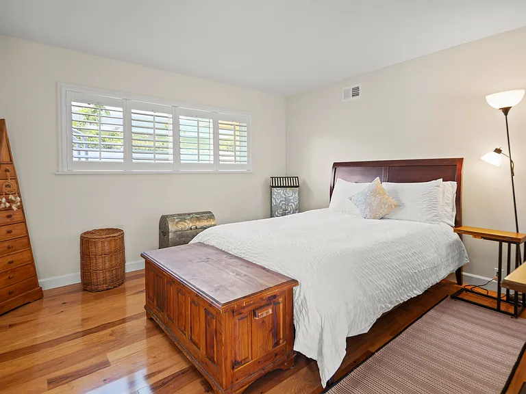 1040 Alameda Blvd — Photo 32