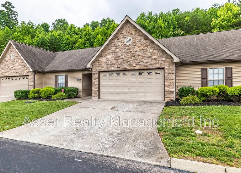 5104 Cates Bend Way #1 — Photo 3