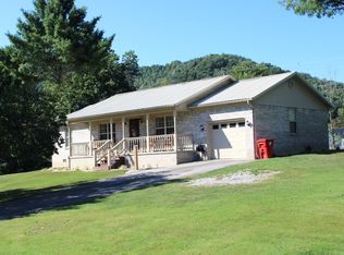 1006 Honeysuckle Ct, Berea, KY 40403