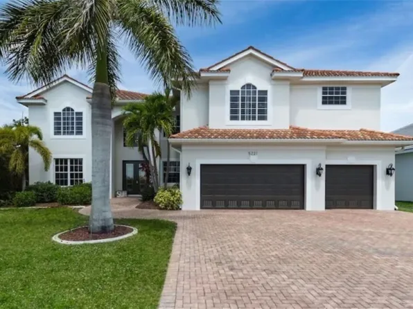 5221 Seagull Ct, Cape Coral, FL 33904