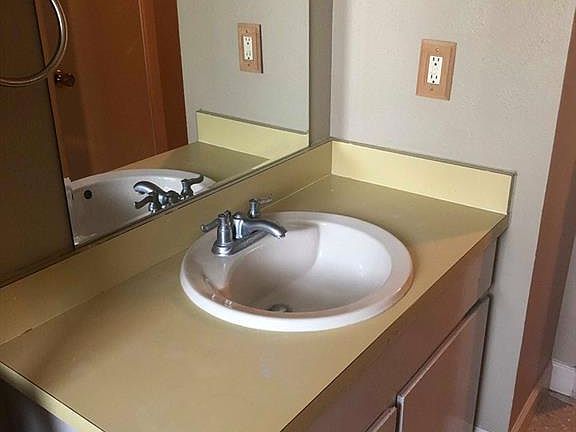 4th image of 2742 Patricia Ln