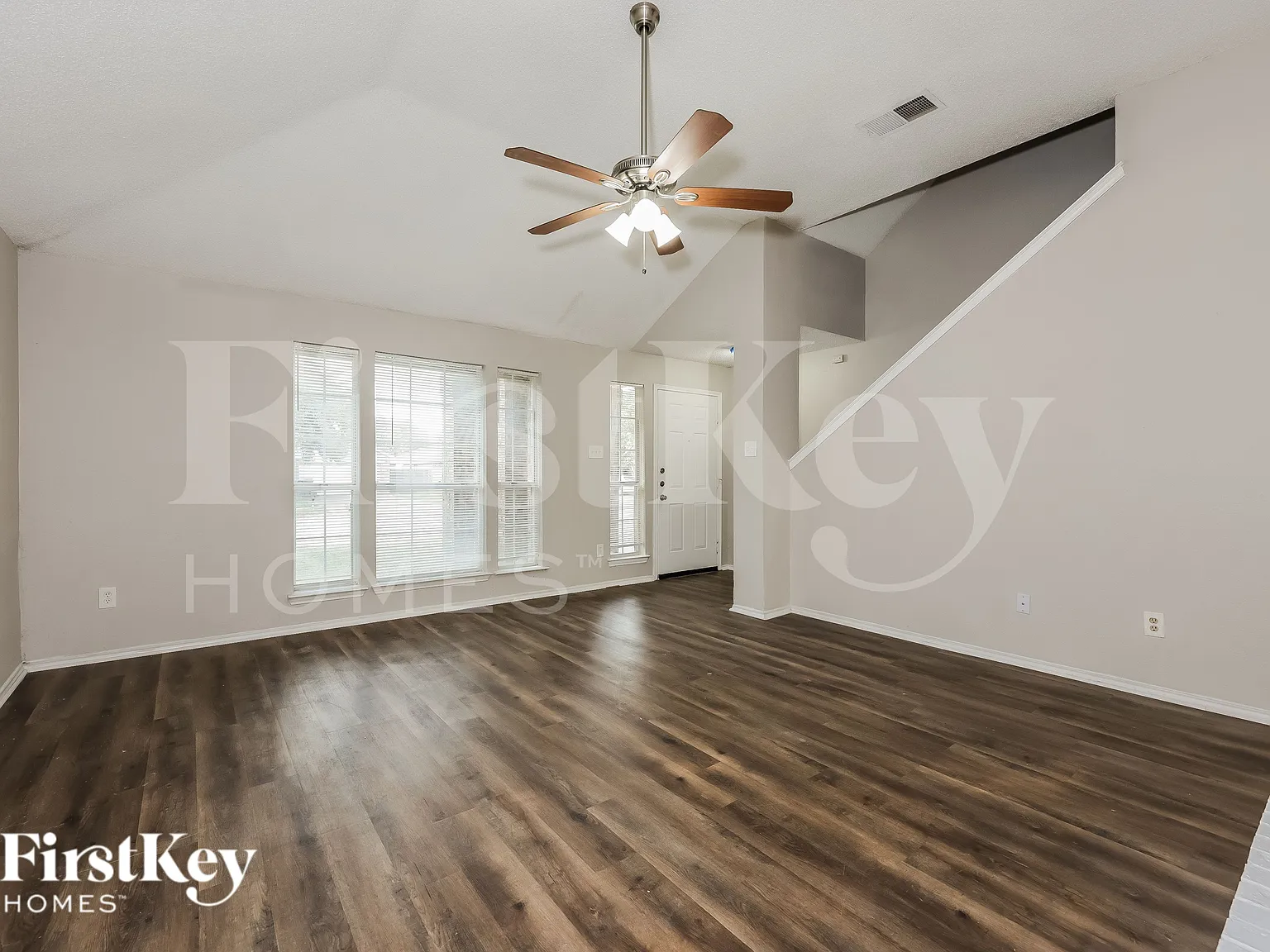 3 bed, 2.0 bath, 1706 sqft, $2,265 — Photo 2