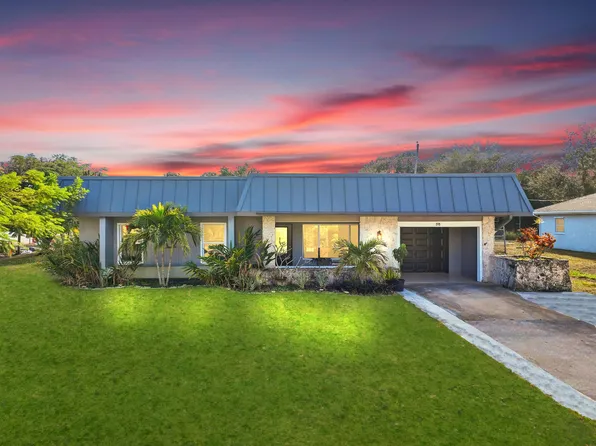 898 SE Evergreen Terrace, Port St Lucie, FL 34983
