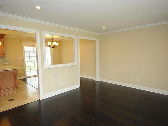 2nd image of 412 Prince Of Wales Dr