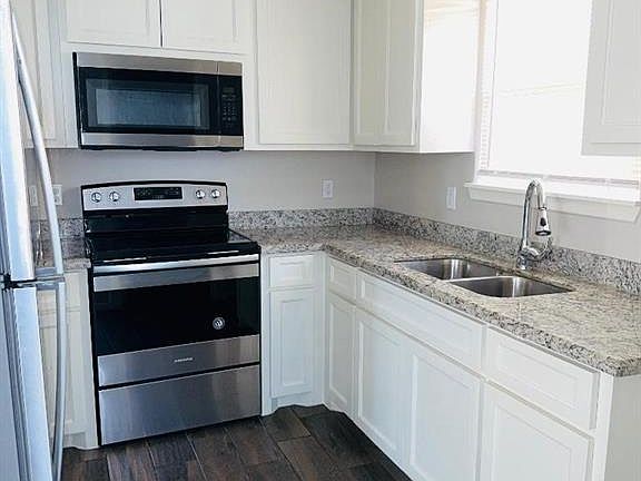 4th image of 2106 Taxco Ct APT 1