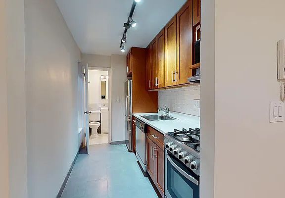 4th image of 217 E 84th St APT 1A