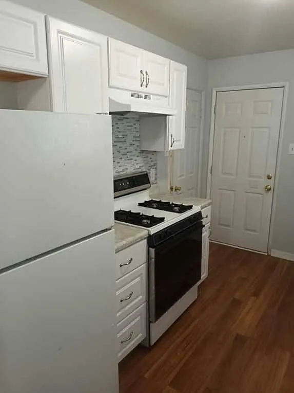 3 bed, 1014 sqft, $1,575 — Photo 2