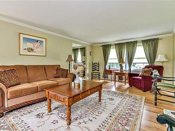 3rd image of 9441 Katherine Dr
