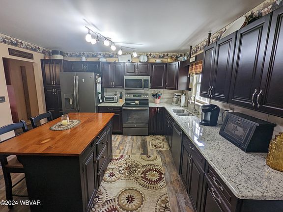 3rd image of 214 Grier Ln